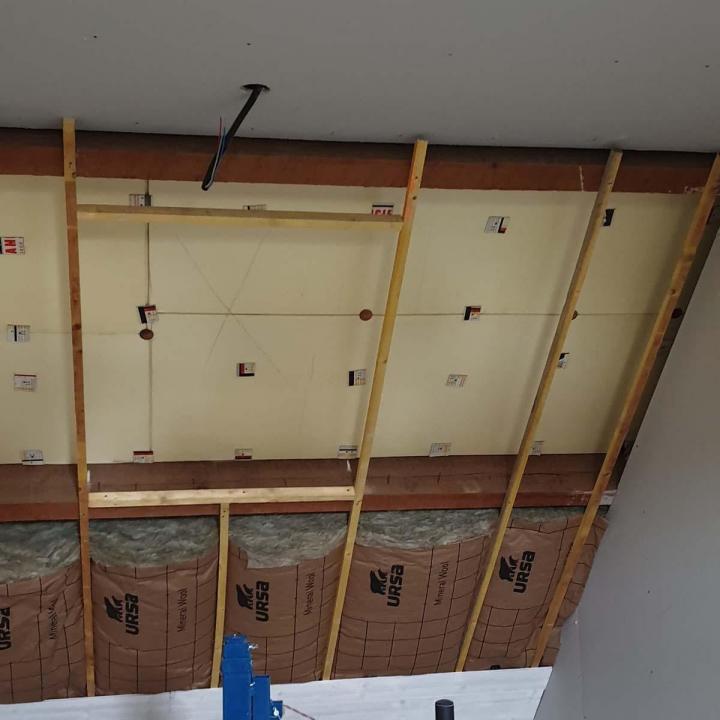 Protégez efficacement votre maison en investissant dans une toiture solide et durable.